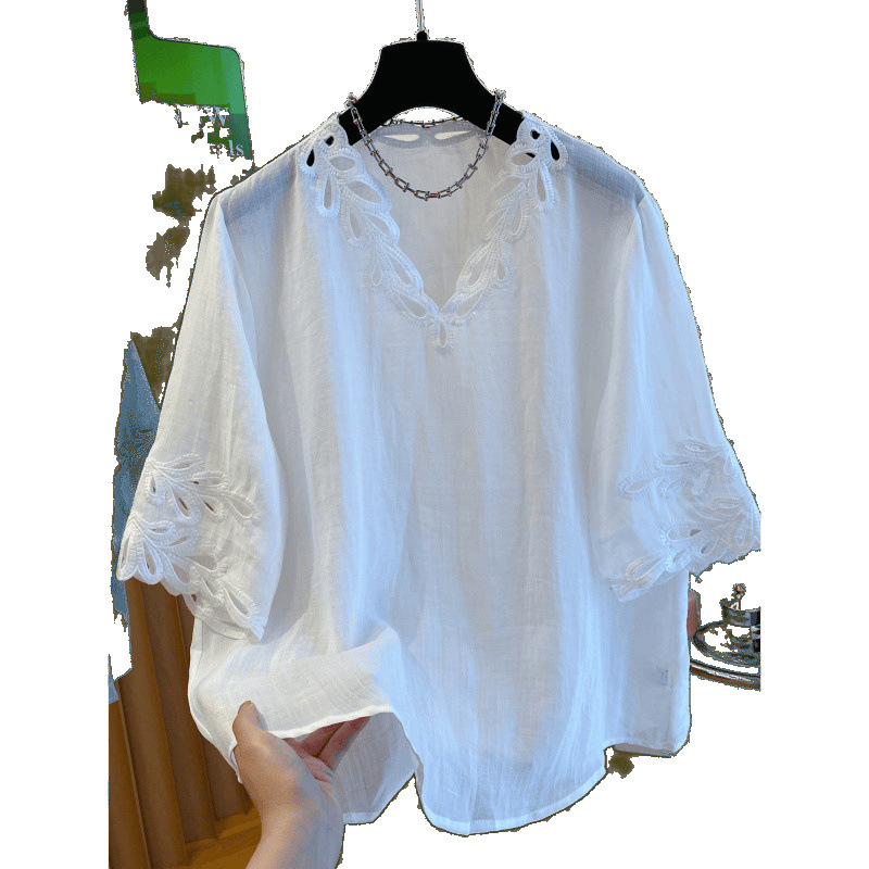 Košulja od pamuk-linen smjese, kratki rukavi, okrugli ovratnik, ravni kroj, glavno vlakno 95%+.