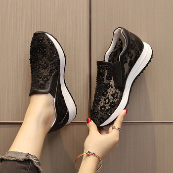 Ženske casual cipele od prave kože s mrežastim gornjim dijelom i rhinestones, okrugli vrh, srednja peta 3–5 cm, gumeni potplat