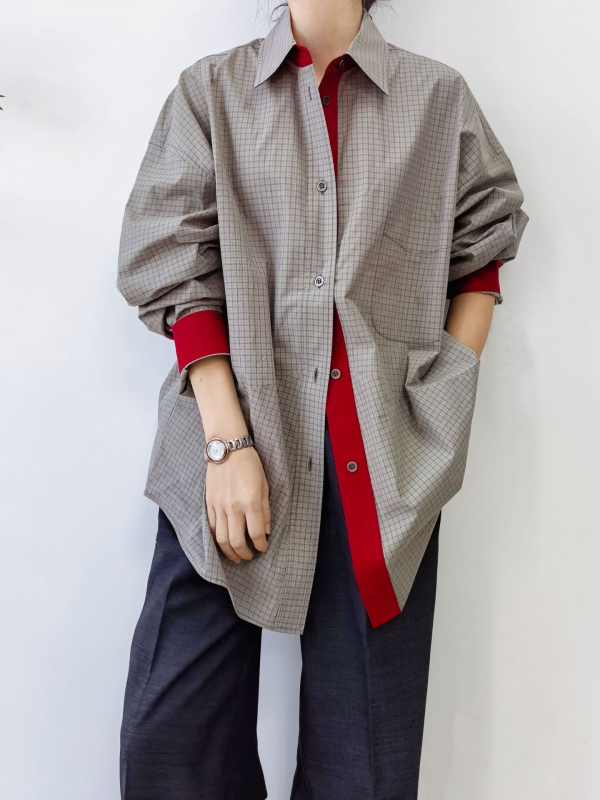 Pamučna karirana bluza s polo ovratnikom, široki kroj, srednja duljina, patchwork detalji