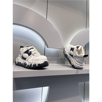 Muške tenisice u stilu dad shoes - Gornji materijal: super vlakno; Oblik prstiju: oštro; Zatvaranje: vezanje; Unutrašnjost: koža