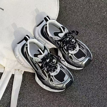 Ženske mrežaste tenisice dad stil s povećanjem visine 3–5 cm, potplat od gumene pjene, vezanje sprijeda, uzorak color-block