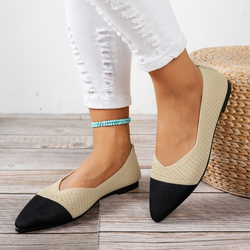 Ženske ravne cipele s oštrim vrhom, color-block uzorak, gornji dio od tkanine, gumena potplat, niski pet 1–3 cm