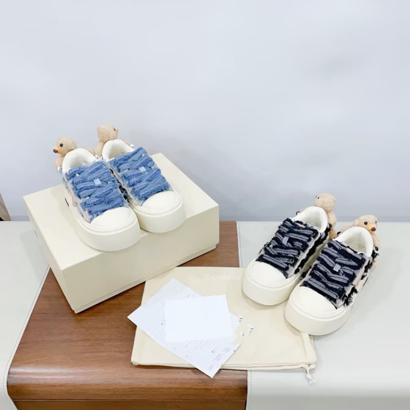 Ženske loafers s denim gornjim dijelom, okrugli vrh, niski pet 1–3 cm, prugasti uzorak, s vezicama