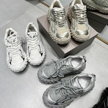 Adidași unisex gri, înălțimea tocului 6–8 cm, talpă din cauciuc, vârf rotund, căptușeală din plasă, șireturi frontale