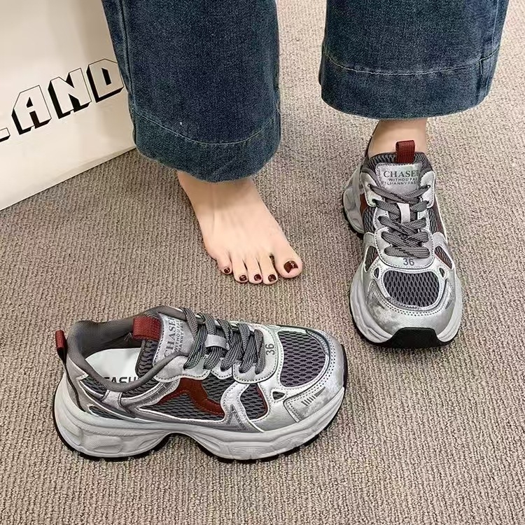 Adidași dama cu talpă groasă și plasă dublă, stil casual-sport, înălțime talpă 5 cm, partea superioară din suede și microfibră, talpă din cauciuc, fermoar pe spate și șireturi