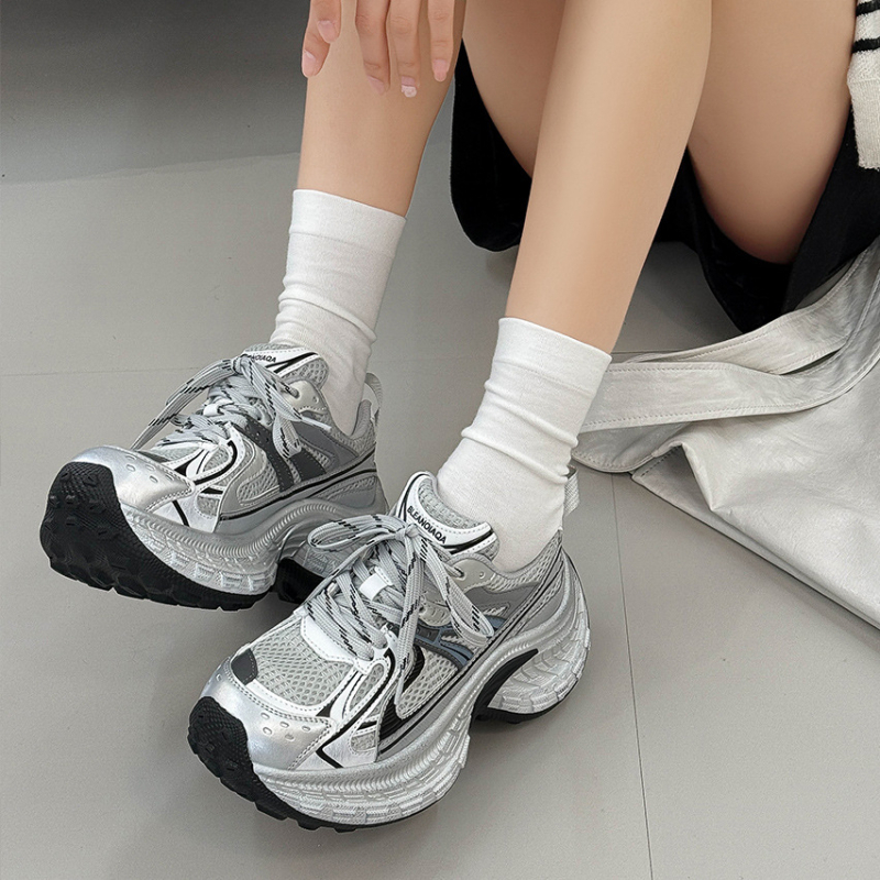 Ženske cipele tipa dad shoes s debelim potplatom, model color-block, peta 6–8 cm, PVC potplat, na vezanje, niski profil