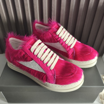 Platforma tenisice s gornjim dijelom od konjske dlake, prednje vezanje, debeli gumeni potplat, ulošak od prave kože