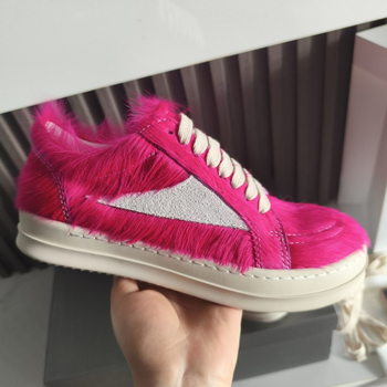 Platforma tenisice s gornjim dijelom od konjske dlake, prednje vezanje, debeli gumeni potplat, ulošak od prave kože