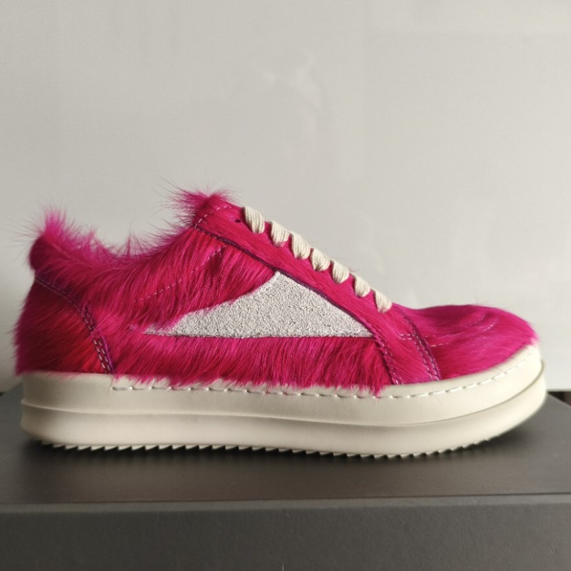 Platforma tenisice s gornjim dijelom od konjske dlake, prednje vezanje, debeli gumeni potplat, ulošak od prave kože