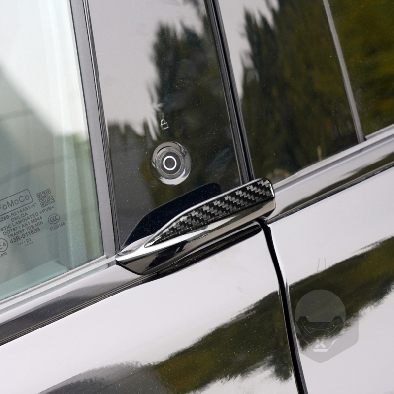 Dekorativne naljepnice od karbonskih vlakana za ručke vrata za unutrašnjost električnog Mustanga Mach-E — Model RRX-108850, Marka RRX