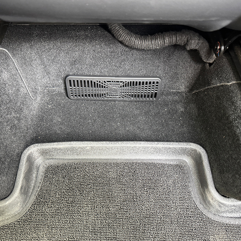 Tesla Model Y 2025 Obnovljeno izdanje – zaštitni poklopac donjeg izlaza zraka sjedala (plastika, model HXYG)