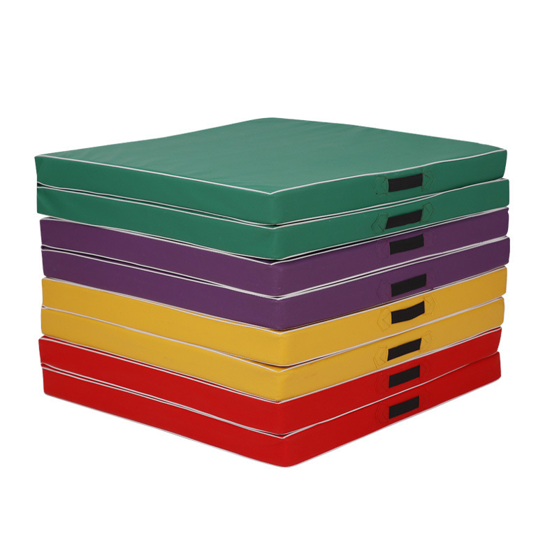 Gyermekeknek szóló gimnasztikai matrac, habanyagú felépítés, összecsukható edzőpad, sportpad edzéshez és harcművészetekhez