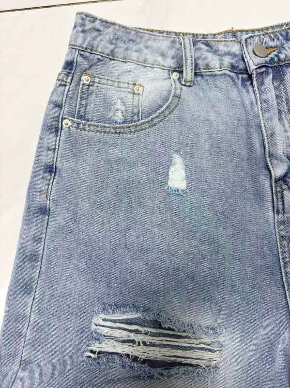 Traperice s visokim strukom, široki kroj, ručno izlizani detalji, duljina Five-Quarter, gradski stil