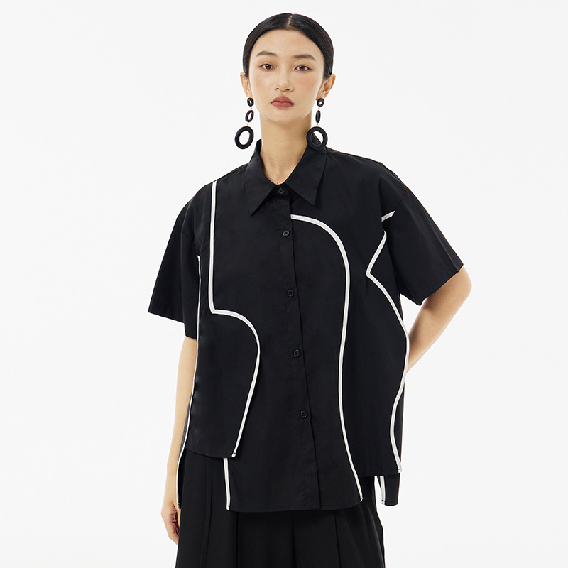 Košulja s POLO ovratnikom, šivani paneli, kratki rukavi, slobodan kroj, mješavina pamuka i poliestera (50–70% pamuka, 30–50% poliestera)