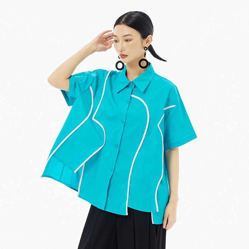 Košulja s POLO ovratnikom, šivani paneli, kratki rukavi, slobodan kroj, mješavina pamuka i poliestera (50–70% pamuka, 30–50% poliestera)