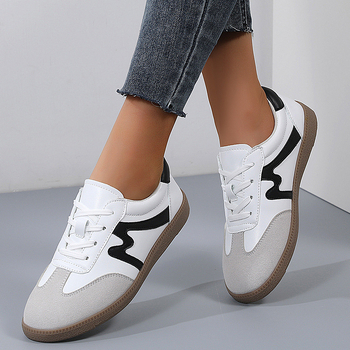 Ženske tenisice u korejskom stilu: gornji dio od nubuk kravlje kože, gumeni potplat, srednja visina (3–7 cm), zaobljeni vrh, pamučna podstava