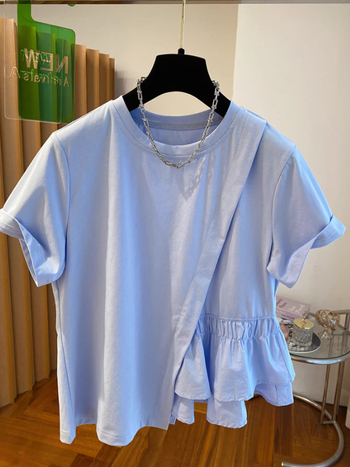 Majica s nepravilnim desnim ramenom, kratki rukav, dizajn s panelima, uski kroj, poliester smjesa 50-70%