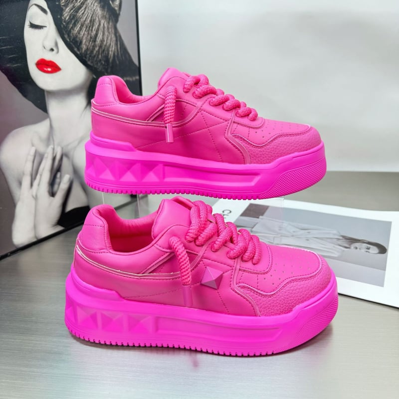 Αθλητικά παπούτσια για χαλάρωση με επάνω μέρος από microfiber δέρμα, εσωτερικό από microfiber, πάτος από αφρώδη καουτσούκ, κορδόνια, χαμηλό προφίλ