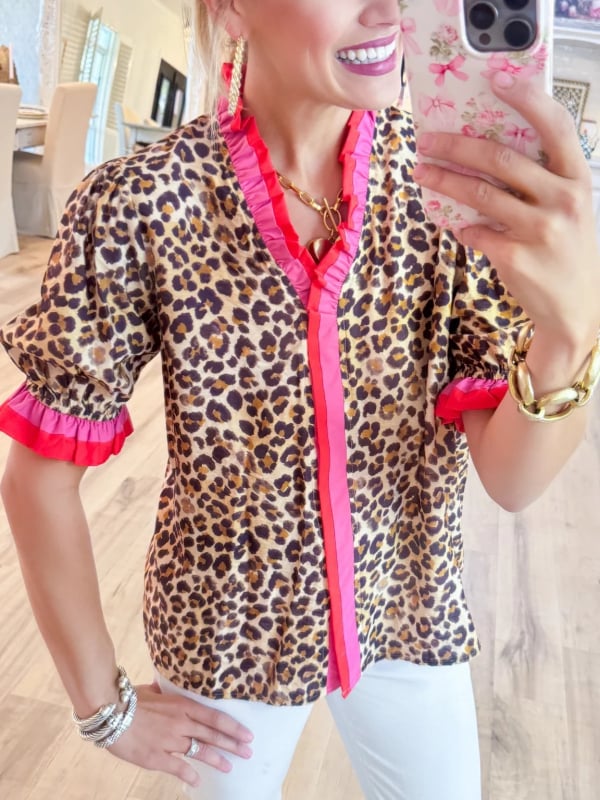 Košulja s leopard uzorkom, V-izrez, kratki rukavi, uski kroj (Proljeće 2025)
