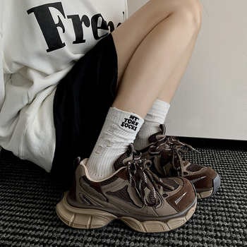 Ženske tenisice dad shoes, gornji dio od kože + umjetne kože + platna; prozračene; okrugli vrh; debeli potplat; gumeni potplat