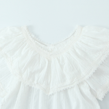 Bluza s čipkom i patchworkom, kratka rukavica, V-dekolte, redovita duljina, retro stil
