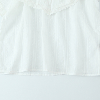 Bluza s čipkom i patchworkom, kratka rukavica, V-dekolte, redovita duljina, retro stil