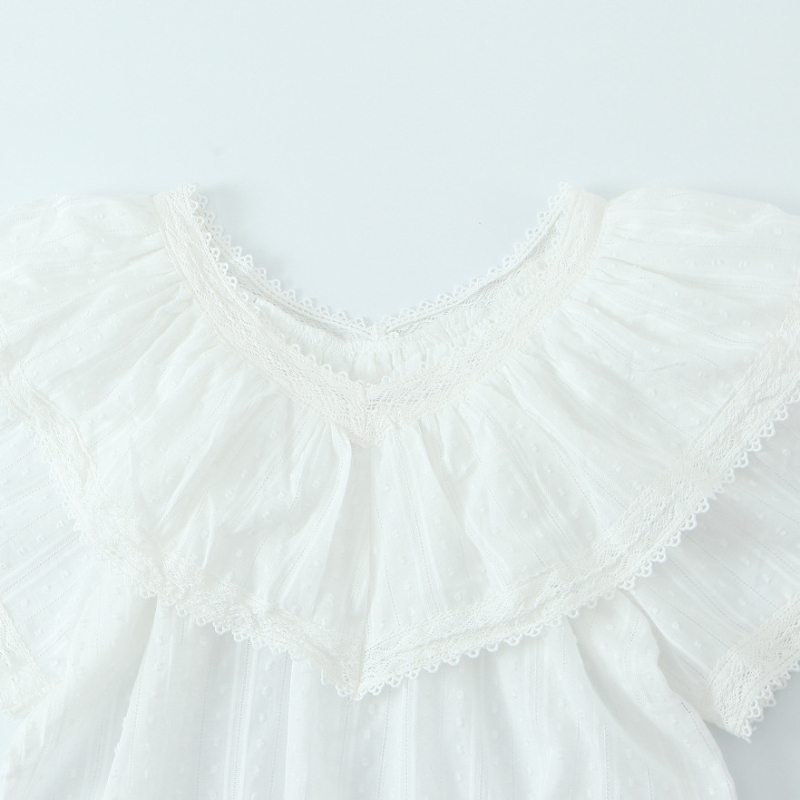 Bluza s čipkom i patchworkom, kratka rukavica, V-dekolte, redovita duljina, retro stil