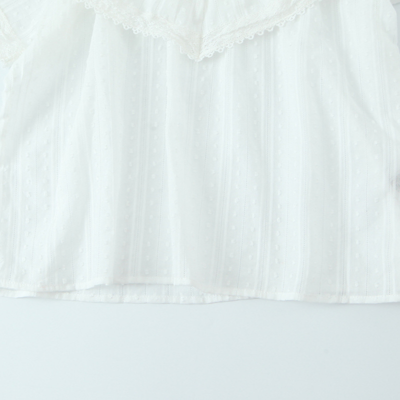 Bluza s čipkom i patchworkom, kratka rukavica, V-dekolte, redovita duljina, retro stil