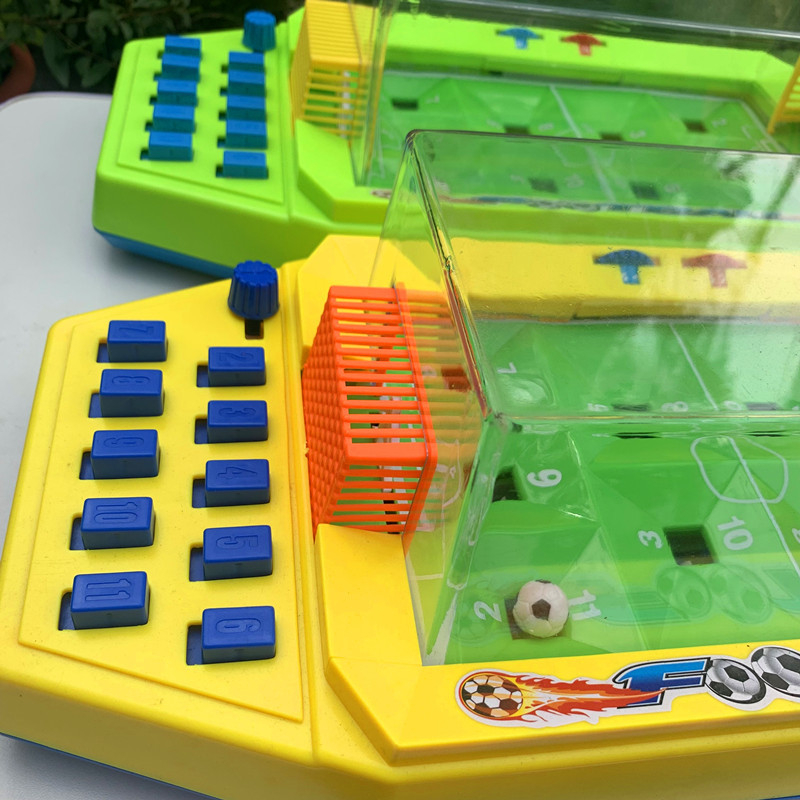 Пластмасова настолна баскетболна игра с катапулт за пръсти, интерактивна семейна игра в стил настолен футбол, за деца 4–14 години.