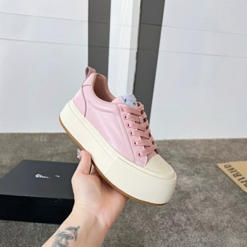 Γυναικείες casual sneakers από δέρμα αγελάδας, επένδυση από γούνα προβάτου, σόλα από καουτσούκ, κλείσιμο με κορδόνια