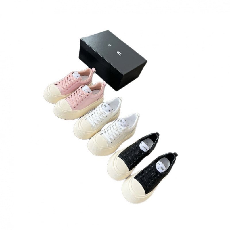 Γυναικείες casual sneakers από δέρμα αγελάδας, επένδυση από γούνα προβάτου, σόλα από καουτσούκ, κλείσιμο με κορδόνια