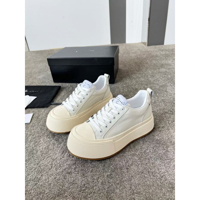 Γυναικείες casual sneakers από δέρμα αγελάδας, επένδυση από γούνα προβάτου, σόλα από καουτσούκ, κλείσιμο με κορδόνια