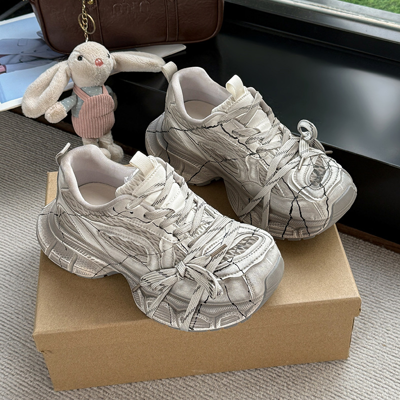 Pantofi sport damă dad shoes cu graffiti, partea superioară din microfibră, talpă din cauciuc, șireturi în față