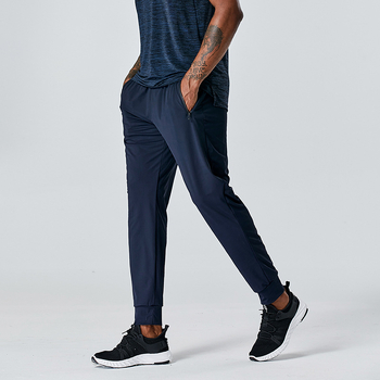 Muške sportske hlače - brzo sušeće, slim-fit, warp-knit tkanina od 80% najlona, prugasti uzorak, srednji pojas