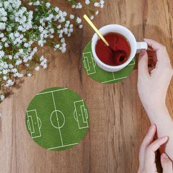 Nothing Suporturi rotunde din lemn pentru pahare, Design teren de fotbal, Model Dungi, Lemn procesat, Formă rotundă, Lansare iarna 2025