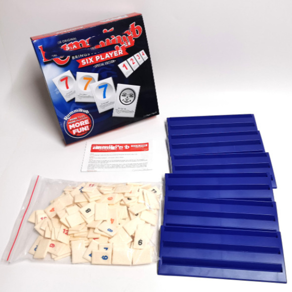 Rummikub stil stolna igra za djecu – puzzle, plastični i papirnati dijelovi, potiče kognitivni razvoj i koordinaciju ruka-oko