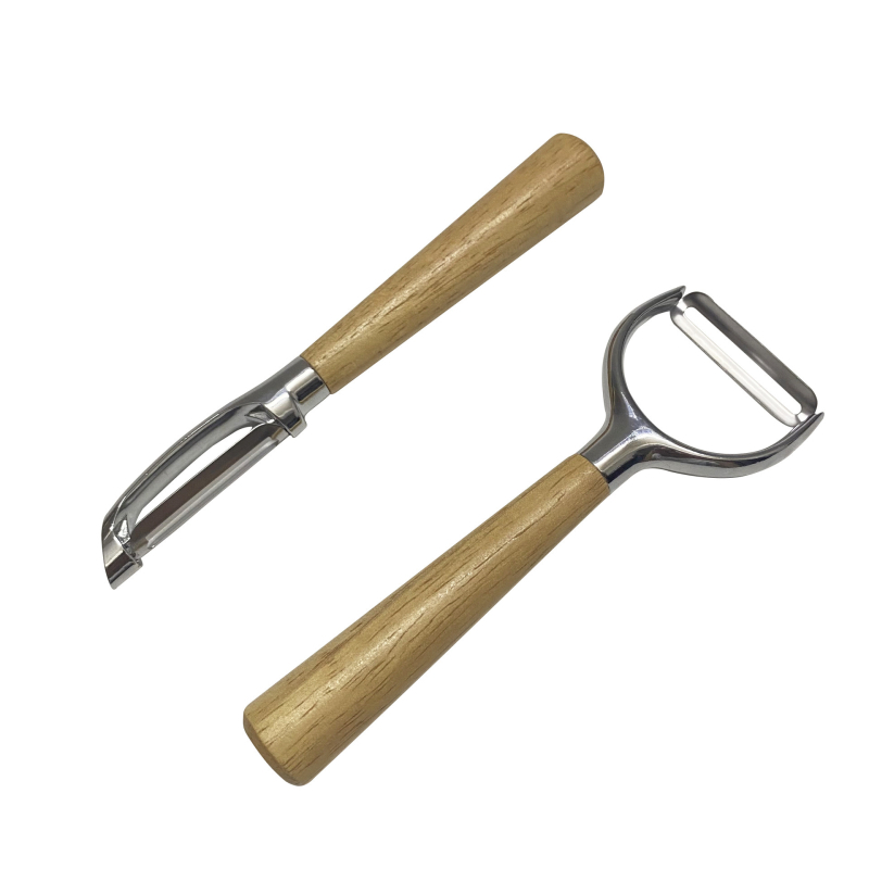 Multifunkcionális cinkötvözetből készült hántoló tölgyfa fogantyúval — hántolás, kaparó, gyümölcs- és zöldségpucoló, dinnyepucoló; logó nyomtatás; testreszabás elérhető