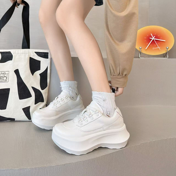 Női sportcipő PU hálós felsőrésszel, platforma 6–8 cm, EVA talp, belső talp műbőrrel