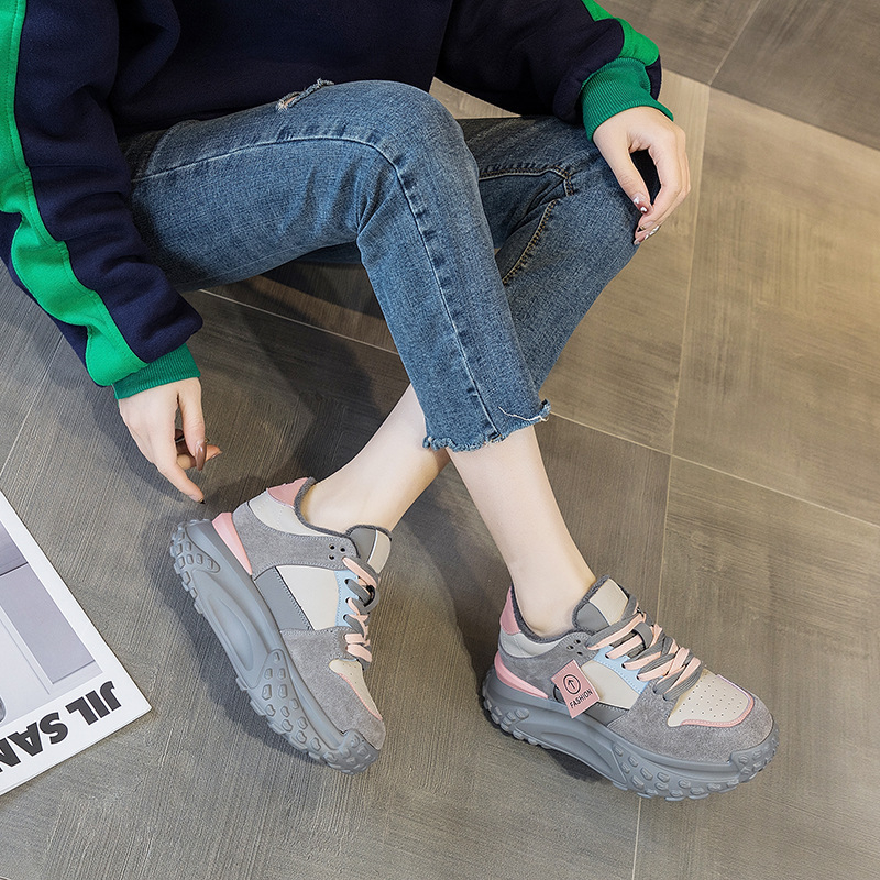 Ženske tenisice u stilu dad shoes, svakodnevni casual stil, povećavaju visinu, gornji dio od mat kože + mikrovlakna, platforma 6–8 cm, vezanje sprijeda