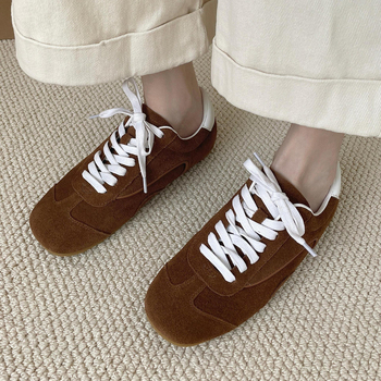 Női sportcipők fűzős, kerek orrú, matt felsőrész, lapos sarok, egyszínű