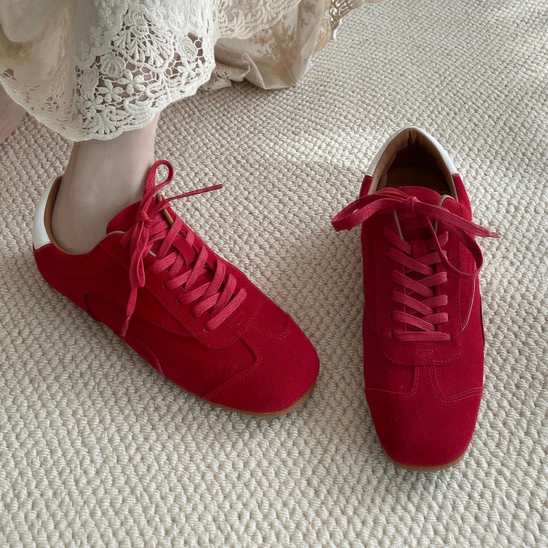 Női sportcipők fűzős, kerek orrú, matt felsőrész, lapos sarok, egyszínű