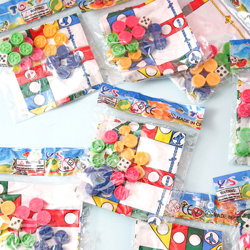 Mini letujuće šahovske set – Interaktivna obiteljska igra s slagalicom, plastični materijal, za djecu 4–6 godina, razvija inteligenciju i koordinaciju ruka-oko