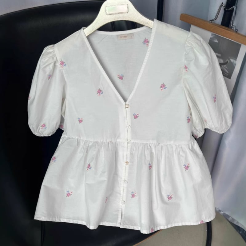 Cardigan din bumbac cu mâneci scurte, guler în V, broderie florală și nasturi