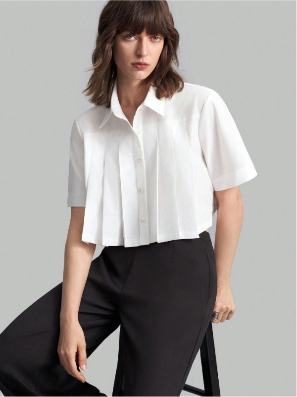 Korejski stil polo košulja s ovratnikom, kratkih rukava, plisirani dizajn i patchwork stil, 80-90% poliester, <30% spandeks