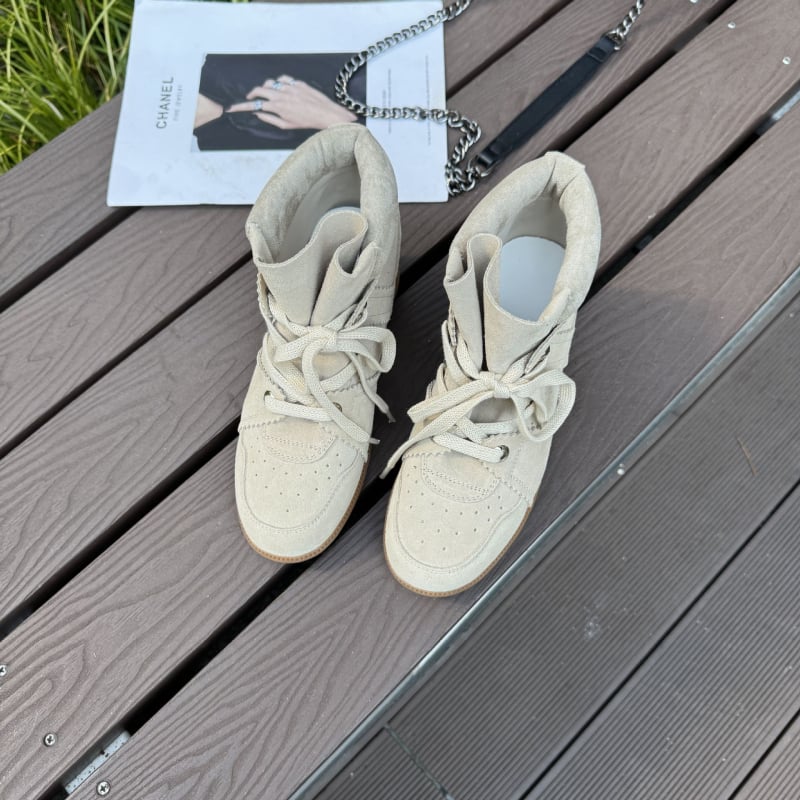 Γυναικεία πεζοπορικά αθλητικά παπούτσια με σουέν επάνω μέρος, κορδόνια, μεσαίου ύψους, επένδυση από συνθετικό δέρμα, σόλα από τένοντα βοηδινού