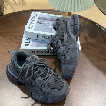 Női PU felsővel sportcipő, magasságot növelő, elülső fűzővel