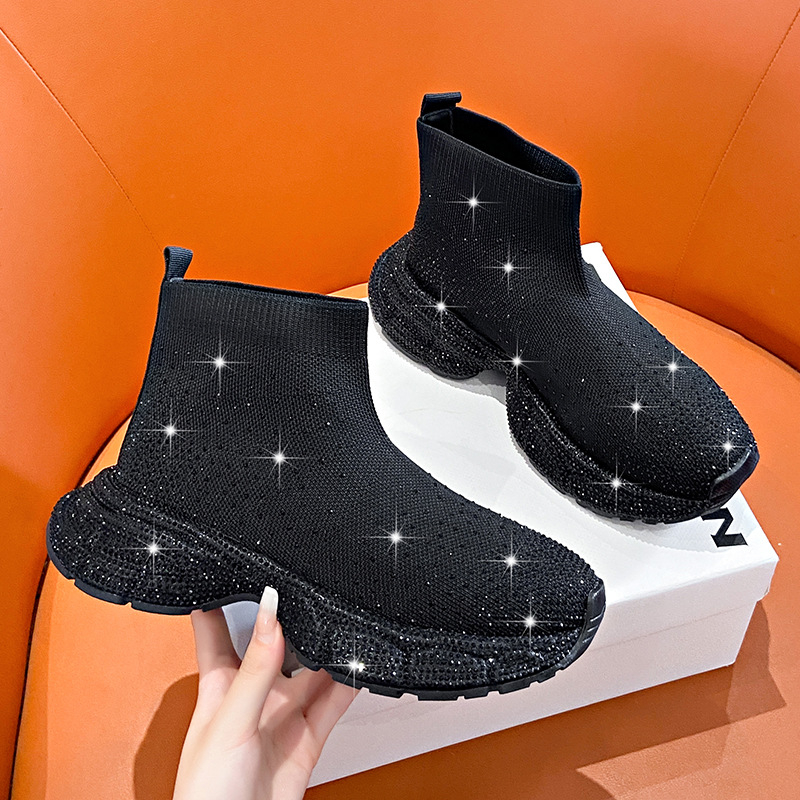 Pantofi sport pentru femei cu talpă înaltă, partea superioară din material textil, căptușeală din plasă respirabilă, talpă din cauciuc, închidere cu șireturi