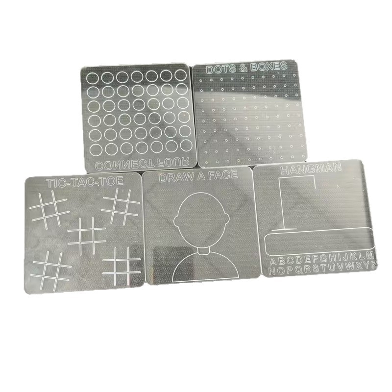 5-dijelni set za igre na bijeloj ploči — dvostrana akrilna ploča s igrom pogađanja riječi i Tic-Tac-Toe