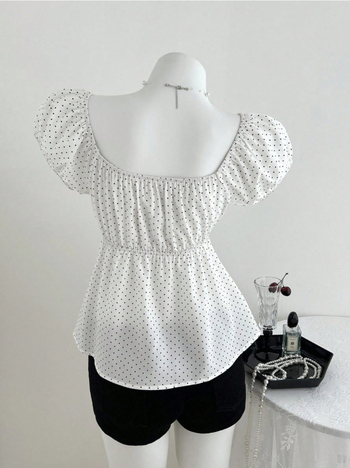 Bluza s točkicama, kvadratni ovratnik, lepršavi kratki rukavi, uski kroj