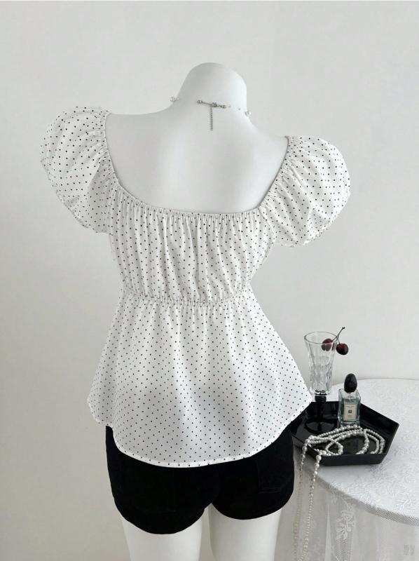 Bluza s točkicama, kvadratni ovratnik, lepršavi kratki rukavi, uski kroj